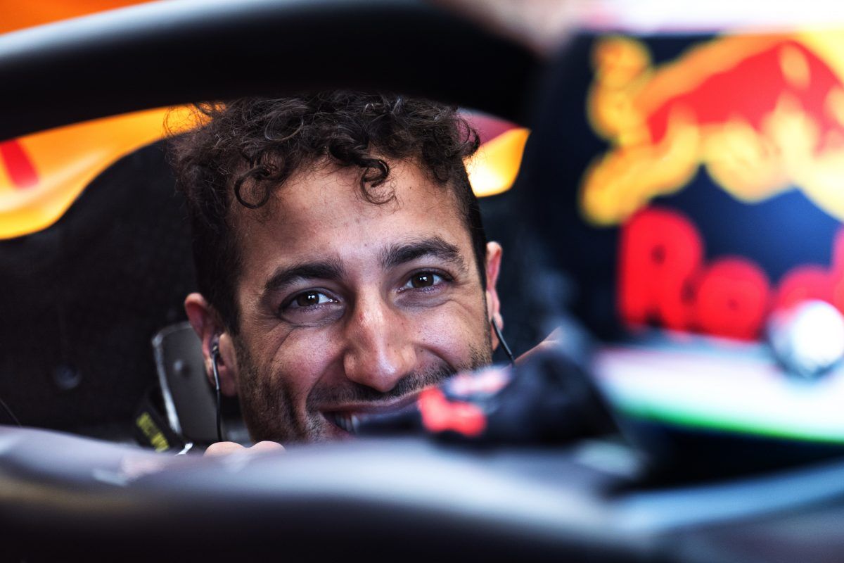 Bold Ricciardo joins Renault Sport F1 for the 2019 season!