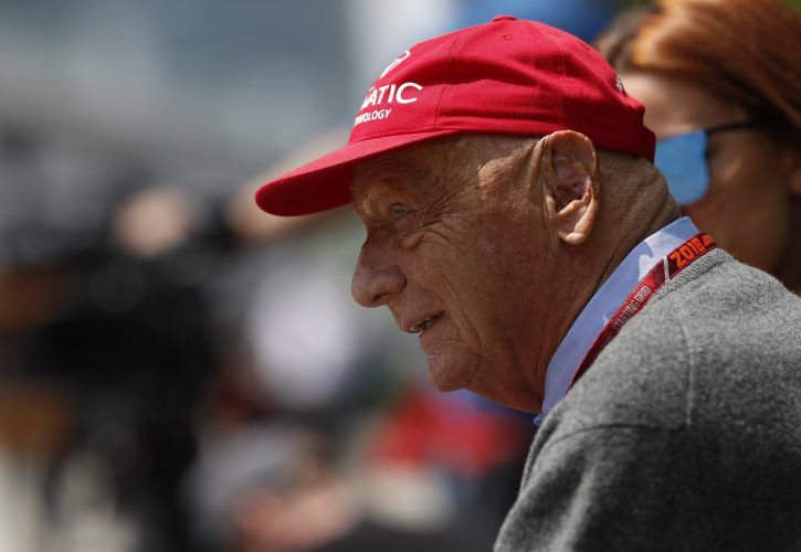 forkorte Indsprøjtning meteor Formula 1 to honour Niki Lauda with red cap tribute