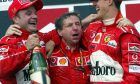 F1 in Budapest, Podium am Sonntag, Rubens Barrichello (1ter), Jean Todt, Michael Schumacher (2ter)