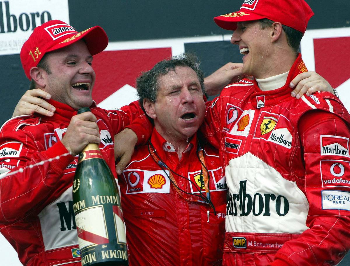 F1 in Budapest, Podium am Sonntag, Rubens Barrichello (1ter), Jean Todt, Michael Schumacher (2ter)