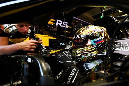 Artem Markelov (RUS) Renault Sport F1 RS18 Test and Development Driver.
01.08.2018. Formula 1 Testing, Budapest, Hungary.
- www.xpbimages.com, EMail: requests@xpbimages.com - copy of publication required for printed pictures. Every used picture is fee-liable. © Copyright: Charniaux / XPB Images