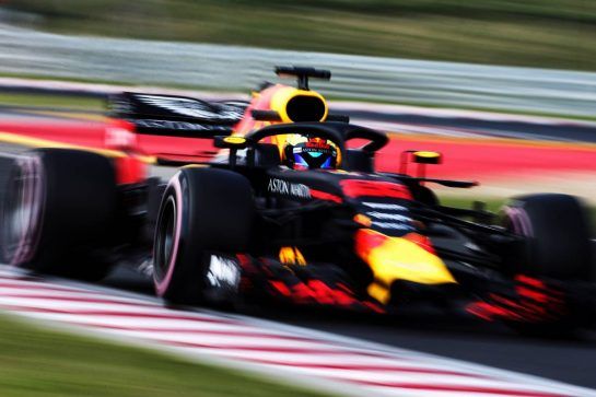 Jake Dennis (GBR) Red Bull Racing RB14 Test Driver.
01.08.2018. Formula 1 Testing, Budapest, Hungary.
- www.xpbimages.com, EMail: requests@xpbimages.com - copy of publication required for printed pictures. Every used picture is fee-liable. © Copyright: Moy / XPB Images