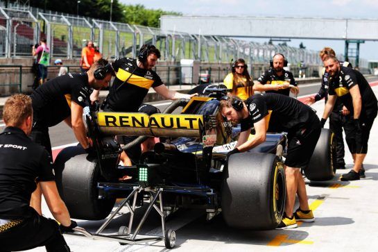 Artem Markelov (RUS) Renault Sport F1 RS18 Test and Development Driver.
01.08.2018. Formula 1 Testing, Budapest, Hungary.
- www.xpbimages.com, EMail: requests@xpbimages.com - copy of publication required for printed pictures. Every used picture is fee-liable. © Copyright: Moy / XPB Images