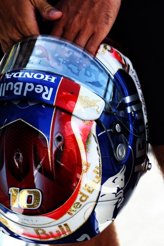 The helmet of Pierre Gasly (FRA) Scuderia Toro Rosso.
23.08.2018. Formula 1 World Championship, Rd 13, Belgian Grand Prix, Spa Francorchamps, Belgium, Preparation Day.
- www.xpbimages.com, EMail: requests@xpbimages.com - copy of publication required for printed pictures. Every used picture is fee-liable. © Copyright: Batchelor / XPB Images