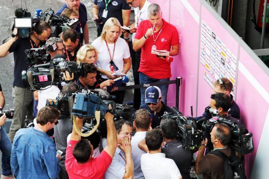 Sergio Perez (MEX) Force India F1 Team with the media.
23.08.2018. Formula 1 World Championship, Rd 13, Belgian Grand Prix, Spa Francorchamps, Belgium, Preparation Day.
- www.xpbimages.com, EMail: requests@xpbimages.com - copy of publication required for printed pictures. Every used picture is fee-liable. © Copyright: Moy / XPB Images