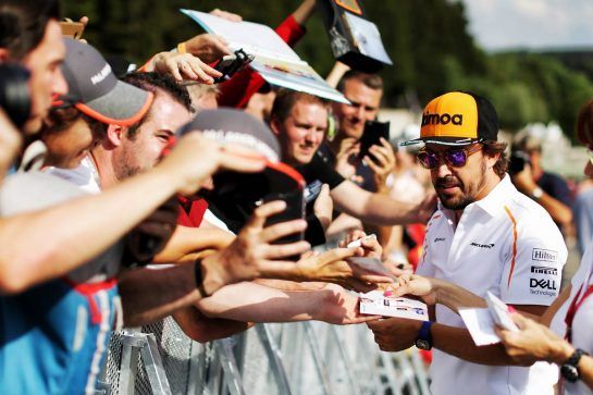 Fernando Alonso (ESP) McLaren signs autographs for the fans.
23.08.2018. Formula 1 World Championship, Rd 13, Belgian Grand Prix, Spa Francorchamps, Belgium, Preparation Day.
- www.xpbimages.com, EMail: requests@xpbimages.com - copy of publication required for printed pictures. Every used picture is fee-liable. © Copyright: Moy / XPB Images