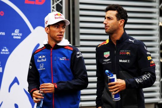 (L to R): Pierre Gasly (FRA) Scuderia Toro Rosso with Daniel Ricciardo (AUS) Red Bull Racing.
24.08.2018. Formula 1 World Championship, Rd 13, Belgian Grand Prix, Spa Francorchamps, Belgium, Practice Day.
- www.xpbimages.com, EMail: requests@xpbimages.com - copy of publication required for printed pictures. Every used picture is fee-liable. © Copyright: Batchelor / XPB Images