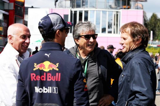 Pasquale Lattuneddu (ITA) (Centre) with Daniel Ricciardo (AUS) Red Bull Racing and Michael Schmidt (GER) Journalist (Right).
25.08.2018. Formula 1 World Championship, Rd 13, Belgian Grand Prix, Spa Francorchamps, Belgium, Qualifying Day.
- www.xpbimages.com, EMail: requests@xpbimages.com - copy of publication required for printed pictures. Every used picture is fee-liable. © Copyright: Moy / XPB Images