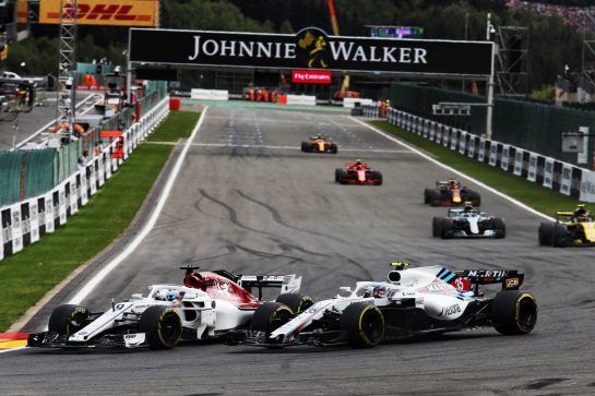 Marcus Ericsson (SWE) Sauber C37 and Sergey Sirotkin (RUS) Williams FW41 battle for position.
26.08.2018. Formula 1 World Championship, Rd 13, Belgian Grand Prix, Spa Francorchamps, Belgium, Race Day.
- www.xpbimages.com, EMail: requests@xpbimages.com - copy of publication required for printed pictures. Every used picture is fee-liable. © Copyright: Charniaux / XPB Images