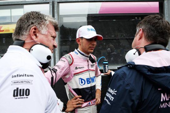 (L to R): Otmar Szafnauer (USA) Racing Point Force India F1 Team Principal and CEO with Esteban Ocon (FRA) Racing Point Force India F1 Team and Bradley Joyce (GBR) Racing Point Force India F1 Race Engineer on the grid.
26.08.2018. Formula 1 World Championship, Rd 13, Belgian Grand Prix, Spa Francorchamps, Belgium, Race Day.
- www.xpbimages.com, EMail: requests@xpbimages.com - copy of publication required for printed pictures. Every used picture is fee-liable. © Copyright: Batchelor / XPB Images