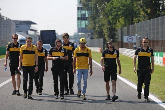 Carlos Sainz Jr (ESP) Renault F1 Team 30.08.2018. Formula 1 World Championship, Rd 14, Italian Grand Prix, Monza, Italy, Preparation Day.- www.xpbimages.com, EMail: requests@xpbimages.com - copy of publication required for printed pictures. Every used picture is fee-liable. © Copyright: Charniaux / XPB Images
