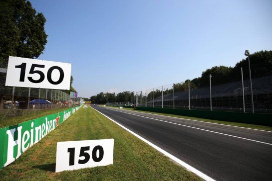 Track atmosphere30.08.2018. Formula 1 World Championship, Rd 14, Italian Grand Prix, Monza, Italy, Preparation Day.- www.xpbimages.com, EMail: requests@xpbimages.com - copy of publication required for printed pictures. Every used picture is fee-liable. © Copyright: Charniaux / XPB Images