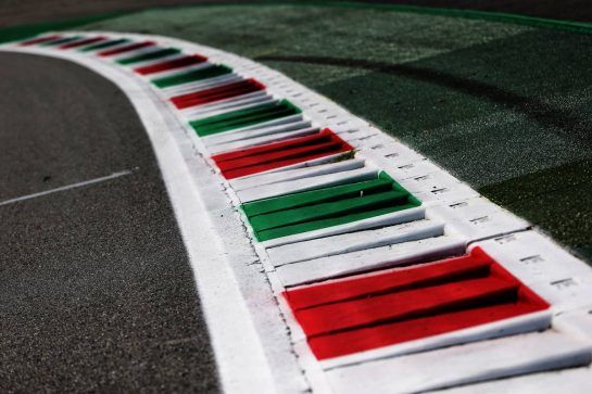 Circuit atmosphere - kerb detail.
30.08.2018. Formula 1 World Championship, Rd 14, Italian Grand Prix, Monza, Italy, Preparation Day.
- www.xpbimages.com, EMail: requests@xpbimages.com - copy of publication required for printed pictures. Every used picture is fee-liable. © Copyright: Moy / XPB Images