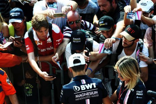 Esteban Ocon (FRA) Racing Point Force India F1 Team signs autographs for the fans.
30.08.2018. Formula 1 World Championship, Rd 14, Italian Grand Prix, Monza, Italy, Preparation Day.
- www.xpbimages.com, EMail: requests@xpbimages.com - copy of publication required for printed pictures. Every used picture is fee-liable. © Copyright: Batchelor / XPB Images