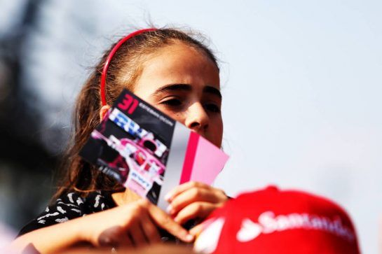 A young Racing Point Force India F1 Team.
30.08.2018. Formula 1 World Championship, Rd 14, Italian Grand Prix, Monza, Italy, Preparation Day.
- www.xpbimages.com, EMail: requests@xpbimages.com - copy of publication required for printed pictures. Every used picture is fee-liable. © Copyright: Moy / XPB Images
