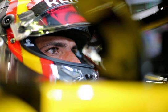 Carlos Sainz Jr (ESP) Renault F1 Team
31.08.2018. Formula 1 World Championship, Rd 14, Italian Grand Prix, Monza, Italy, Practice Day.
- www.xpbimages.com, EMail: requests@xpbimages.com - copy of publication required for printed pictures. Every used picture is fee-liable. © Copyright: Charniaux / XPB Images