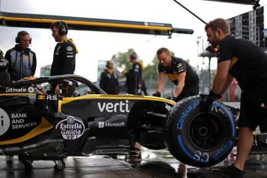 Carlos Sainz Jr (ESP) Renault F1 Team
31.08.2018. Formula 1 World Championship, Rd 14, Italian Grand Prix, Monza, Italy, Practice Day.
- www.xpbimages.com, EMail: requests@xpbimages.com - copy of publication required for printed pictures. Every used picture is fee-liable. © Copyright: Charniaux / XPB Images