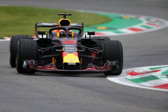 Daniel Ricciardo (AUS) Red Bull Racing
31.08.2018. Formula 1 World Championship, Rd 14, Italian Grand Prix, Monza, Italy, Practice Day.
- www.xpbimages.com, EMail: requests@xpbimages.com - copy of publication required for printed pictures. Every used picture is fee-liable. © Copyright: Charniaux / XPB Images