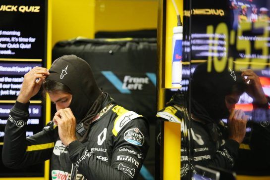 Carlos Sainz Jr (ESP) Renault F1 Team
31.08.2018. Formula 1 World Championship, Rd 14, Italian Grand Prix, Monza, Italy, Practice Day.
- www.xpbimages.com, EMail: requests@xpbimages.com - copy of publication required for printed pictures. Every used picture is fee-liable. © Copyright: Charniaux / XPB Images