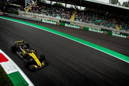 Nico Hulkenberg (GER) Renault Sport F1 Team RS18.
31.08.2018. Formula 1 World Championship, Rd 14, Italian Grand Prix, Monza, Italy, Practice Day.
- www.xpbimages.com, EMail: requests@xpbimages.com - copy of publication required for printed pictures. Every used picture is fee-liable. © Copyright: Bearne / XPB Images