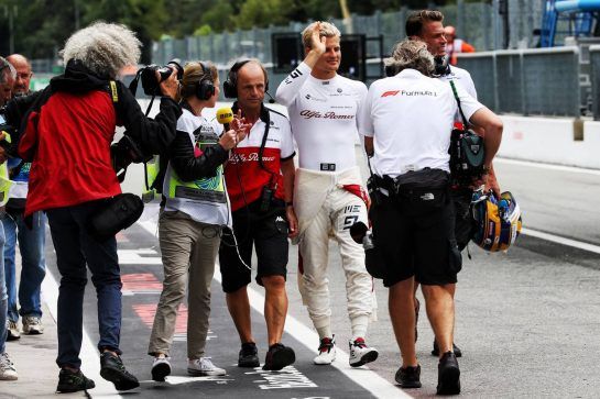 Marcus Ericsson (SWE) Sauber F1 Team in the pits after his crash in the second practice session.
31.08.2018. Formula 1 World Championship, Rd 14, Italian Grand Prix, Monza, Italy, Practice Day.
- www.xpbimages.com, EMail: requests@xpbimages.com - copy of publication required for printed pictures. Every used picture is fee-liable. © Copyright: Batchelor / XPB Images