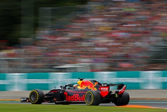 Daniel Ricciardo (AUS) Red Bull Racing
31.08.2018. Formula 1 World Championship, Rd 14, Italian Grand Prix, Monza, Italy, Practice Day.
- www.xpbimages.com, EMail: requests@xpbimages.com - copy of publication required for printed pictures. Every used picture is fee-liable. © Copyright: Charniaux / XPB Images