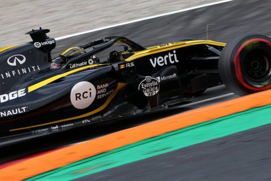 Nico Hulkenberg (GER) Renault Sport F1 Team
31.08.2018. Formula 1 World Championship, Rd 14, Italian Grand Prix, Monza, Italy, Practice Day.
- www.xpbimages.com, EMail: requests@xpbimages.com - copy of publication required for printed pictures. Every used picture is fee-liable. © Copyright: Charniaux / XPB Images