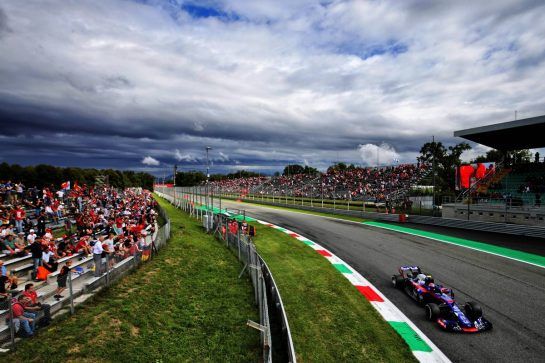 Pierre Gasly (FRA) Scuderia Toro Rosso STR13.
01.09.2018. Formula 1 World Championship, Rd 14, Italian Grand Prix, Monza, Italy, Qualifying Day.
- www.xpbimages.com, EMail: requests@xpbimages.com - copy of publication required for printed pictures. Every used picture is fee-liable. © Copyright: Moy / XPB Images