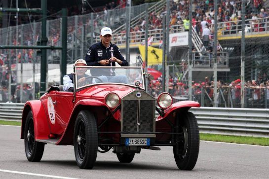 Esteban Ocon (FRA) Racing Point Force India F1 Team on the drivers parade.
02.09.2018. Formula 1 World Championship, Rd 14, Italian Grand Prix, Monza, Italy, Race Day.
- www.xpbimages.com, EMail: requests@xpbimages.com - copy of publication required for printed pictures. Every used picture is fee-liable. © Copyright: Batchelor / XPB Images