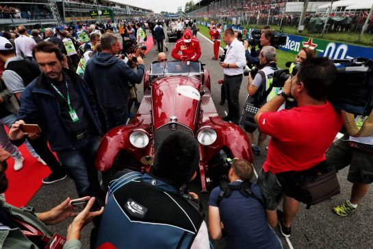 Kimi Raikkonen (FIN) Ferrari SF71H on the drivers parade.
02.09.2018. Formula 1 World Championship, Rd 14, Italian Grand Prix, Monza, Italy, Race Day.
- www.xpbimages.com, EMail: requests@xpbimages.com - copy of publication required for printed pictures. Every used picture is fee-liable. © Copyright: Photo4 / XPB Images
