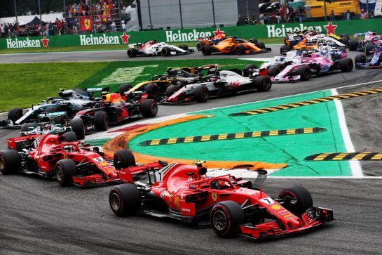 Kimi Raikkonen (FIN) Ferrari SF71H leads at the start of the race.
02.09.2018. Formula 1 World Championship, Rd 14, Italian Grand Prix, Monza, Italy, Race Day.
- www.xpbimages.com, EMail: requests@xpbimages.com - copy of publication required for printed pictures. Every used picture is fee-liable. © Copyright: Batchelor / XPB Images