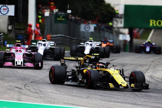 Carlos Sainz Jr (ESP) Renault Sport F1 Team RS18.
02.09.2018. Formula 1 World Championship, Rd 14, Italian Grand Prix, Monza, Italy, Race Day.
- www.xpbimages.com, EMail: requests@xpbimages.com - copy of publication required for printed pictures. Every used picture is fee-liable. © Copyright: Charniaux / XPB Images