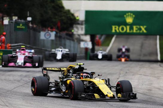 Carlos Sainz Jr (ESP) Renault Sport F1 Team RS18.
02.09.2018. Formula 1 World Championship, Rd 14, Italian Grand Prix, Monza, Italy, Race Day.
- www.xpbimages.com, EMail: requests@xpbimages.com - copy of publication required for printed pictures. Every used picture is fee-liable. © Copyright: Charniaux / XPB Images