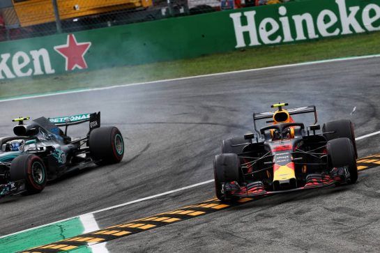 Max Verstappen (NLD) Red Bull Racing RB14 runs wide.
02.09.2018. Formula 1 World Championship, Rd 14, Italian Grand Prix, Monza, Italy, Race Day.
- www.xpbimages.com, EMail: requests@xpbimages.com - copy of publication required for printed pictures. Every used picture is fee-liable. © Copyright: Batchelor / XPB Images