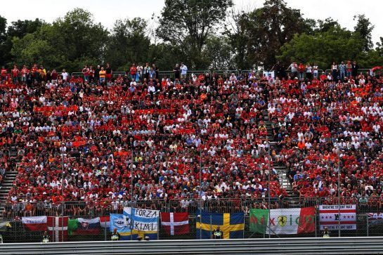 Fans in the grandstand.
02.09.2018. Formula 1 World Championship, Rd 14, Italian Grand Prix, Monza, Italy, Race Day.
- www.xpbimages.com, EMail: requests@xpbimages.com - copy of publication required for printed pictures. Every used picture is fee-liable. © Copyright: Batchelor / XPB Images