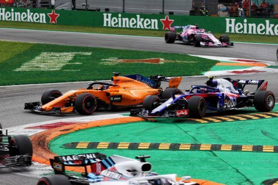 Pierre Gasly (FRA) Scuderia Toro Rosso STR13 and Fernando Alonso (ESP) McLaren MCL33 battle for position.
02.09.2018. Formula 1 World Championship, Rd 14, Italian Grand Prix, Monza, Italy, Race Day.
- www.xpbimages.com, EMail: requests@xpbimages.com - copy of publication required for printed pictures. Every used picture is fee-liable. © Copyright: Batchelor / XPB Images