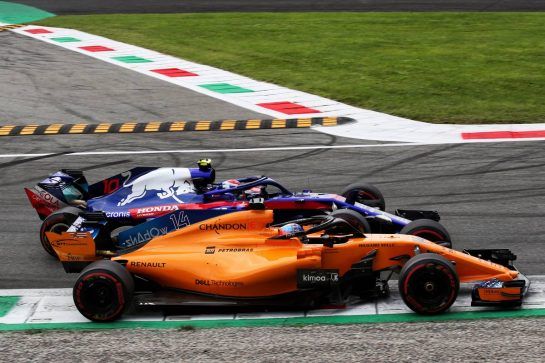 Fernando Alonso (ESP) McLaren MCL33 and Pierre Gasly (FRA) Scuderia Toro Rosso STR13 battle for position.
02.09.2018. Formula 1 World Championship, Rd 14, Italian Grand Prix, Monza, Italy, Race Day.
- www.xpbimages.com, EMail: requests@xpbimages.com - copy of publication required for printed pictures. Every used picture is fee-liable. © Copyright: Batchelor / XPB Images