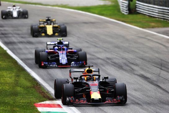 Daniel Ricciardo (AUS) Red Bull Racing RB14.
02.09.2018. Formula 1 World Championship, Rd 14, Italian Grand Prix, Monza, Italy, Race Day.
- www.xpbimages.com, EMail: requests@xpbimages.com - copy of publication required for printed pictures. Every used picture is fee-liable. © Copyright: Bearne / XPB Images