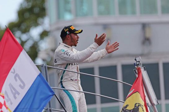Lewis Hamilton (GBR) Mercedes AMG F1  
02.09.2018. Formula 1 World Championship, Rd 14, Italian Grand Prix, Monza, Italy, Race Day.
- www.xpbimages.com, EMail: requests@xpbimages.com - copy of publication required for printed pictures. Every used picture is fee-liable. © Copyright: Charniaux / XPB Images