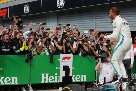 Lewis Hamilton (GBR) Mercedes AMG F1  
02.09.2018. Formula 1 World Championship, Rd 14, Italian Grand Prix, Monza, Italy, Race Day.
- www.xpbimages.com, EMail: requests@xpbimages.com - copy of publication required for printed pictures. Every used picture is fee-liable. © Copyright: Charniaux / XPB Images