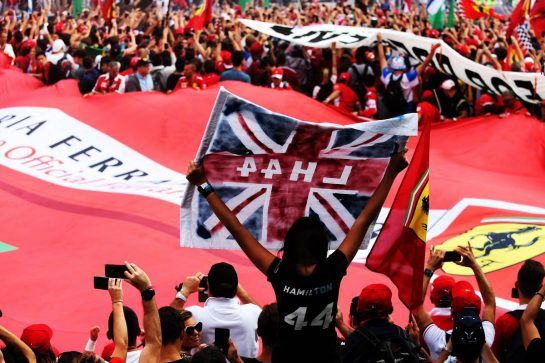 A Lewis Hamilton (GBR) Mercedes AMG F1 fan at the podium.
02.09.2018. Formula 1 World Championship, Rd 14, Italian Grand Prix, Monza, Italy, Race Day.
- www.xpbimages.com, EMail: requests@xpbimages.com - copy of publication required for printed pictures. Every used picture is fee-liable. © Copyright: Moy / XPB Images