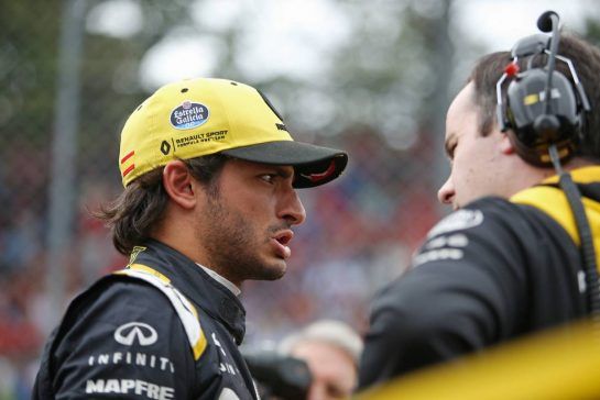 Carlos Sainz Jr (ESP) Renault F1 Team 
02.09.2018. Formula 1 World Championship, Rd 14, Italian Grand Prix, Monza, Italy, Race Day.
- www.xpbimages.com, EMail: requests@xpbimages.com - copy of publication required for printed pictures. Every used picture is fee-liable. © Copyright: Charniaux / XPB Images
