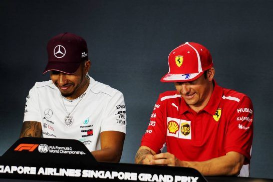 (L to R): Lewis Hamilton (GBR) Mercedes AMG F1 and Kimi Raikkonen (FIN) Ferrari in the FIA Press Conference.
13.09.2018. Formula 1 World Championship, Rd 15, Singapore Grand Prix, Marina Bay Street Circuit, Singapore, Preparation Day.
- www.xpbimages.com, EMail: requests@xpbimages.com - copy of publication required for printed pictures. Every used picture is fee-liable. © Copyright: Photo4 / XPB Images