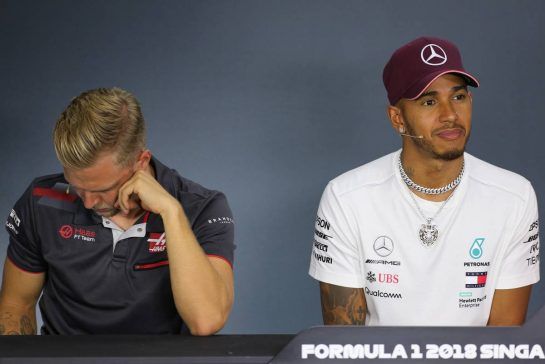 Kevin Magnussen (DEN) Haas F1 Team and Lewis Hamilton (GBR) Mercedes AMG F1  
13.09.2018. Formula 1 World Championship, Rd 15, Singapore Grand Prix, Marina Bay Street Circuit, Singapore, Preparation Day.
- www.xpbimages.com, EMail: requests@xpbimages.com - copy of publication required for printed pictures. Every used picture is fee-liable. © Copyright: Charniaux / XPB Images