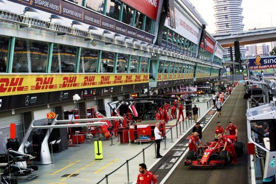Ferrari SF71H of Kimi Raikkonen (FIN) pushed down the pit lane.
13.09.2018. Formula 1 World Championship, Rd 15, Singapore Grand Prix, Marina Bay Street Circuit, Singapore, Preparation Day.
- www.xpbimages.com, EMail: requests@xpbimages.com - copy of publication required for printed pictures. Every used picture is fee-liable. © Copyright: Batchelor / XPB Images