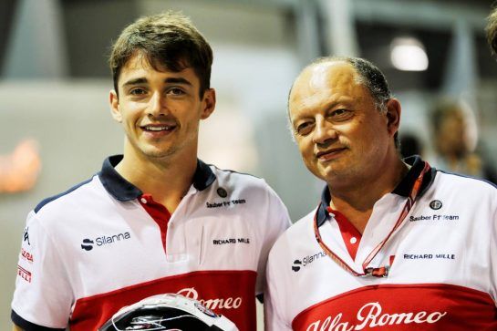 (L to R): Charles Leclerc (MON) Sauber F1 Team with Frederic Vasseur (FRA) Sauber F1 Team, Team Principal.
13.09.2018. Formula 1 World Championship, Rd 15, Singapore Grand Prix, Marina Bay Street Circuit, Singapore, Preparation Day.
- www.xpbimages.com, EMail: requests@xpbimages.com - copy of publication required for printed pictures. Every used picture is fee-liable. © Copyright: Moy / XPB Images