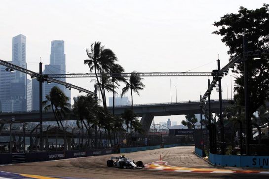 Charles Leclerc (MON) Sauber F1 Team C37.
14.09.2018. Formula 1 World Championship, Rd 15, Singapore Grand Prix, Marina Bay Street Circuit, Singapore, Practice Day.
- www.xpbimages.com, EMail: requests@xpbimages.com - copy of publication required for printed pictures. Every used picture is fee-liable. © Copyright: Charniaux / XPB Images