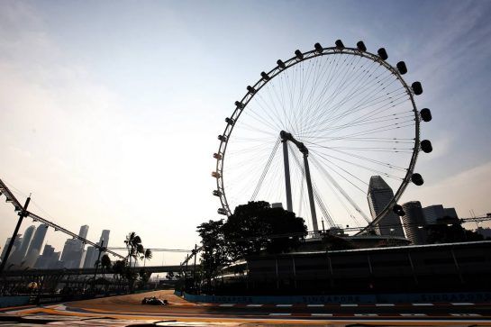 Valtteri Bottas (FIN) Mercedes AMG F1 W09.
14.09.2018. Formula 1 World Championship, Rd 15, Singapore Grand Prix, Marina Bay Street Circuit, Singapore, Practice Day.
- www.xpbimages.com, EMail: requests@xpbimages.com - copy of publication required for printed pictures. Every used picture is fee-liable. © Copyright: Charniaux / XPB Images
