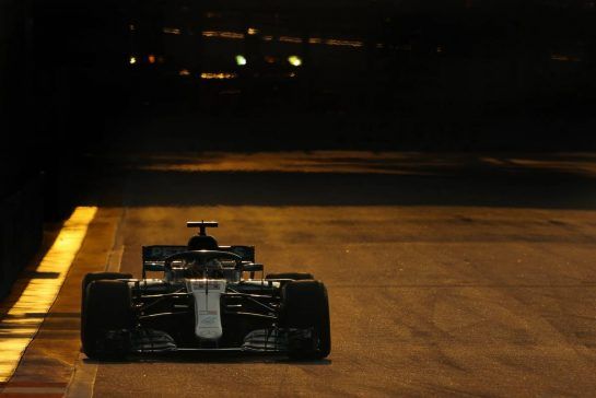 Lewis Hamilton (GBR) Mercedes AMG F1  
14.09.2018. Formula 1 World Championship, Rd 15, Singapore Grand Prix, Marina Bay Street Circuit, Singapore, Practice Day.
- www.xpbimages.com, EMail: requests@xpbimages.com - copy of publication required for printed pictures. Every used picture is fee-liable. © Copyright: Charniaux / XPB Images