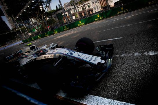 Sergey Sirotkin (RUS) Williams FW41.
14.09.2018. Formula 1 World Championship, Rd 15, Singapore Grand Prix, Marina Bay Street Circuit, Singapore, Practice Day.
- www.xpbimages.com, EMail: requests@xpbimages.com - copy of publication required for printed pictures. Every used picture is fee-liable. © Copyright: Bearne / XPB Images